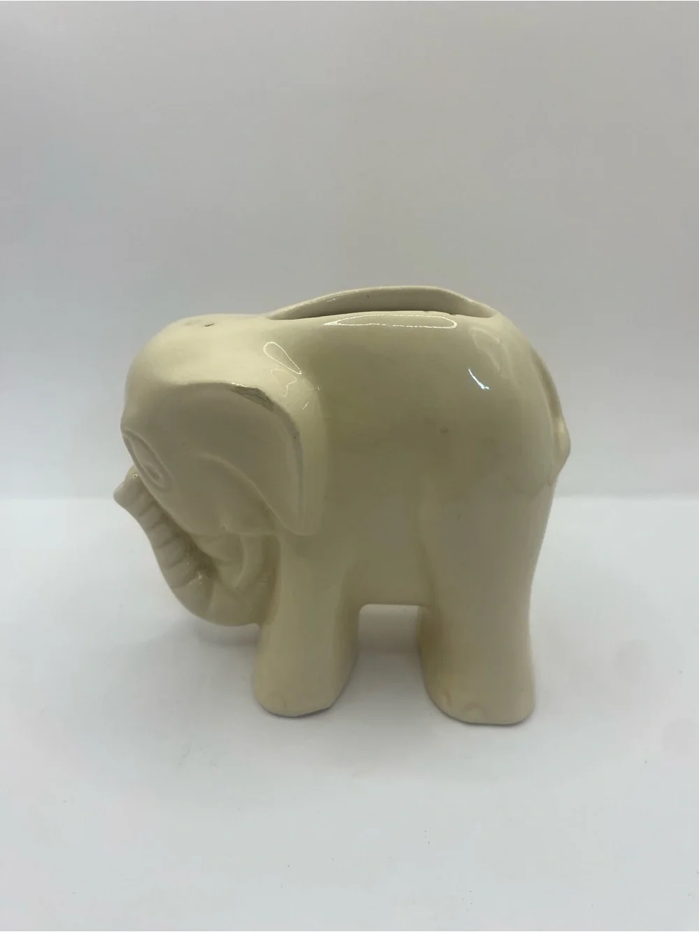 Vintage USA Pottery Ivory Elephant Succulent Planter/Vase Size 3.5”x